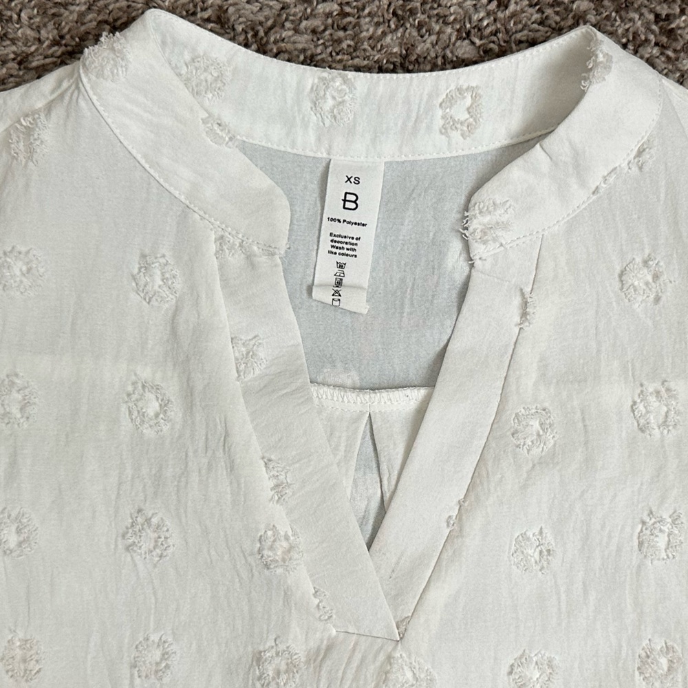 White Blouse - Picture 3 of 4